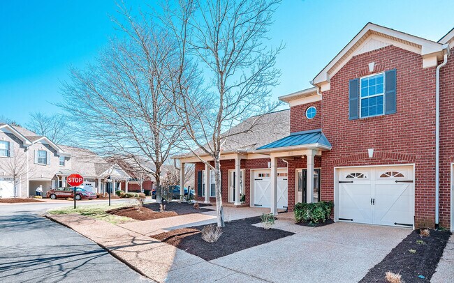 Building Photo - 1810 Brentwood Pointe