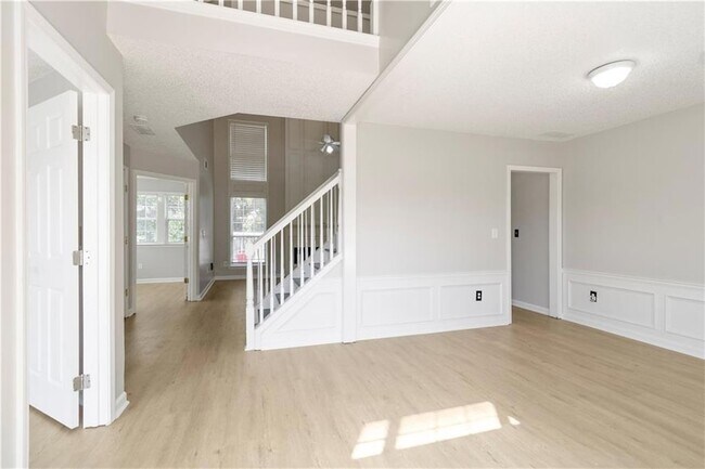 Foto del edificio - 3431 Chastain Glen Ln NE