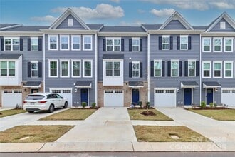 Building Photo - 5038 Springarn Ct