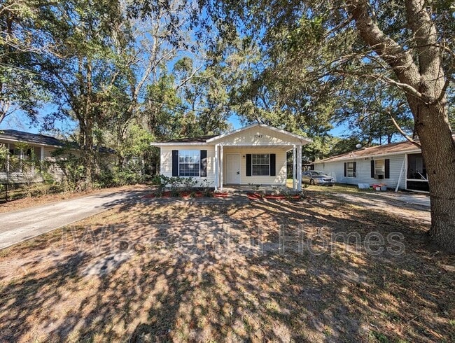 Foto del edificio - 1747 W 42nd St