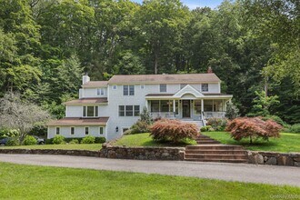 Building Photo - 777 Armonk Rd