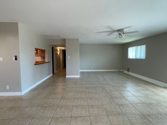Foto del edificio - 5634 N 79th Way