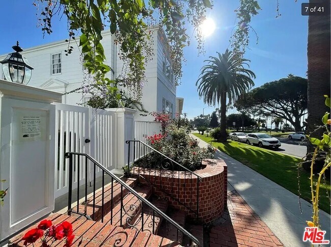Foto del edificio - 849 Ocean Ave