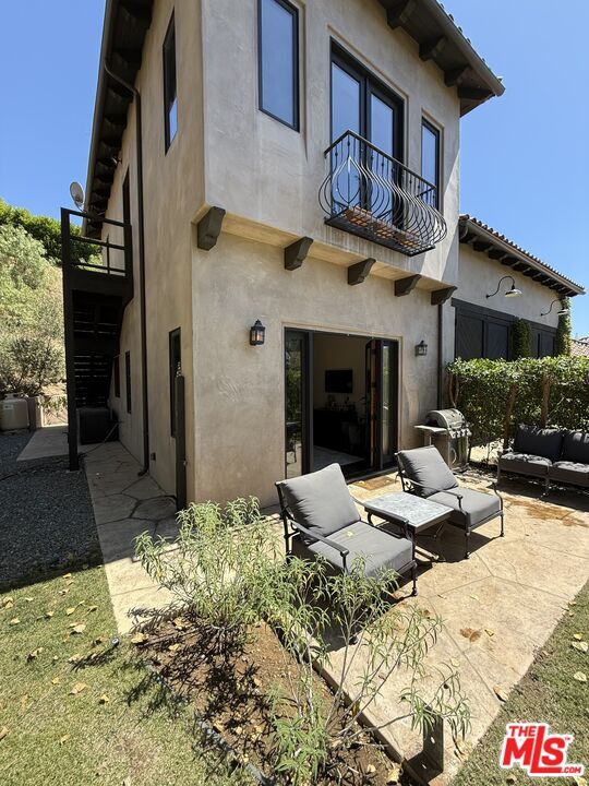 Foto del edificio - 33383 Mulholland Hwy