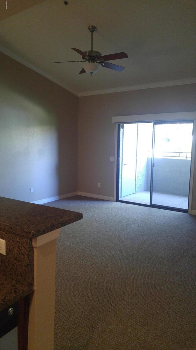 Building Photo - 2025 E Campbell Ave