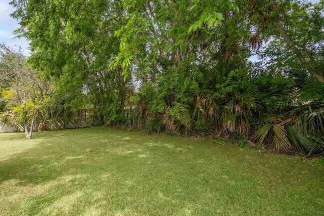 Foto del edificio - 20 Rollins Ave