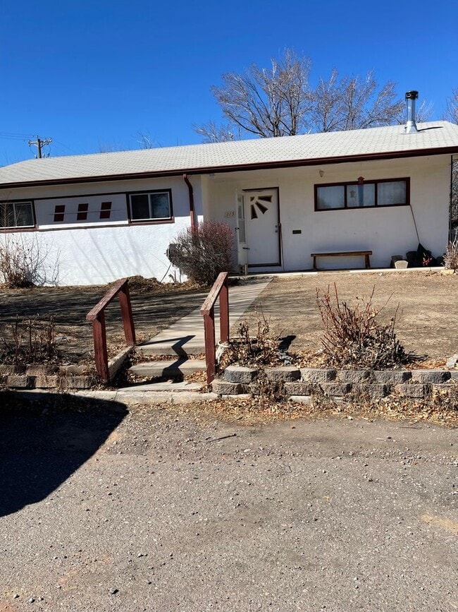 Building Photo - 115 Gumaer Ave