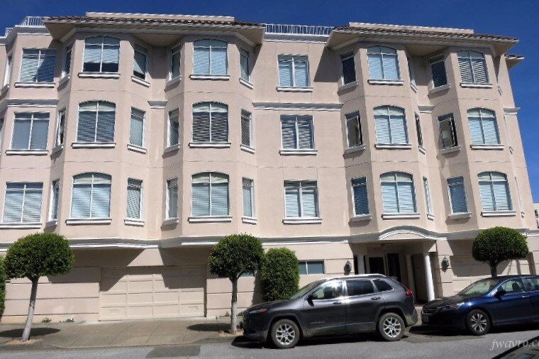 Primary Photo - 2100 North Point St