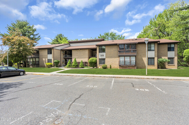 Building Photo - 30 Meadow Green Cir