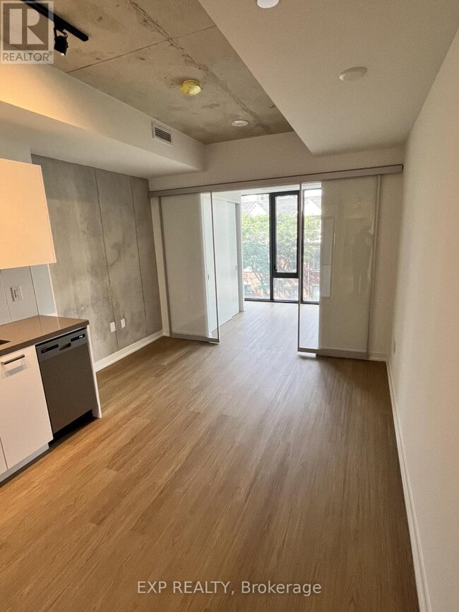 Photo du bâtiment - 195 McCaul St