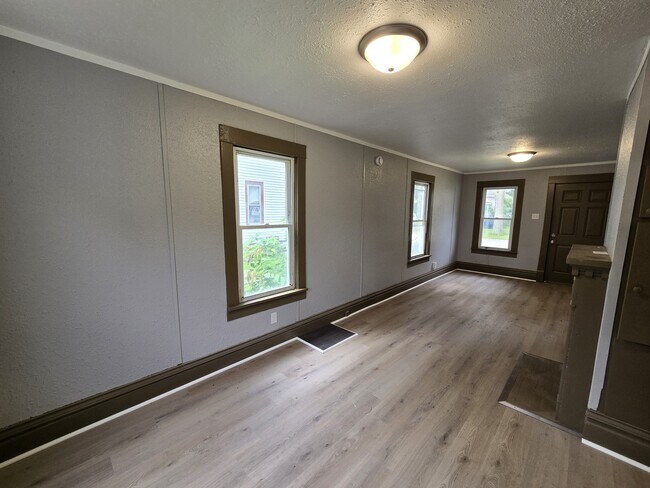 Building Photo - 716 Fowler St