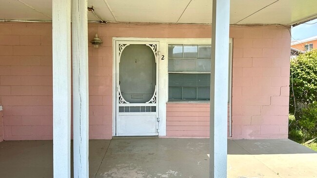 Building Photo - 1/2 Block  to the Beach & Main Beach Park!