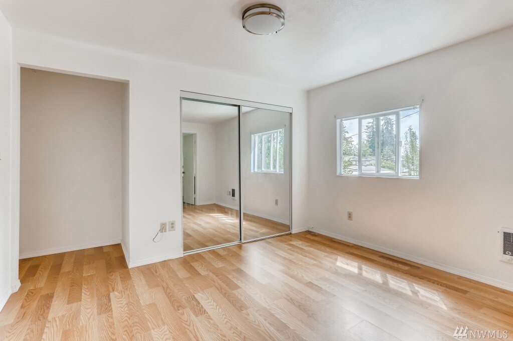 Foto del edificio - 123 119th St SE