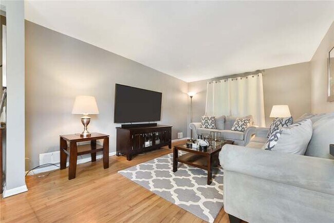 Foto del edificio - 3943 Boulevard Dr