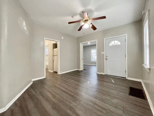 Foto del edificio - 615 Prospect Ave NE