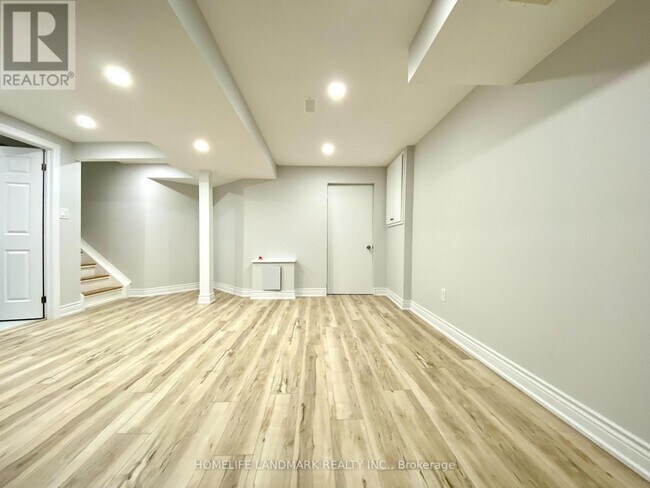 Building Photo - 4878 Rosebush Rd