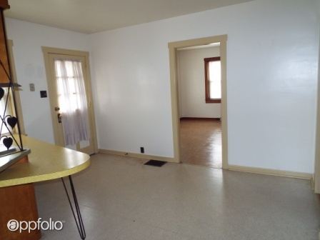 Building Photo - 123 N Spruce St