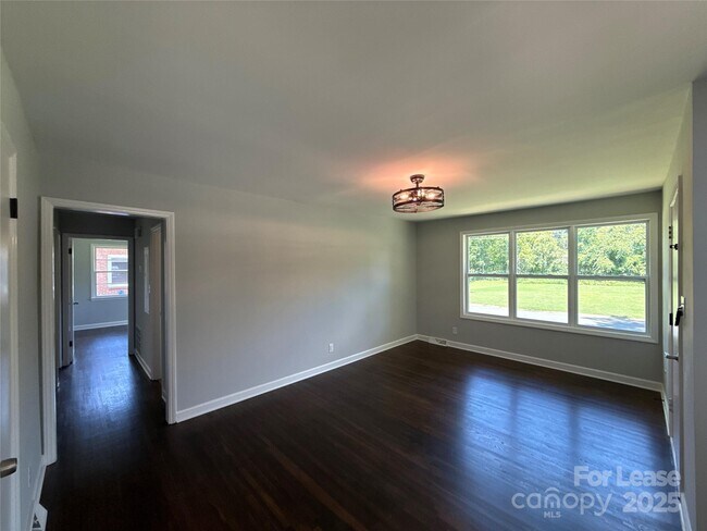 Building Photo - 5320 Dolphin Ln
