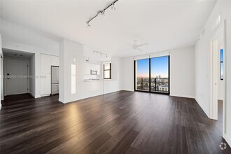 Building Photo - 555 NE 8th St