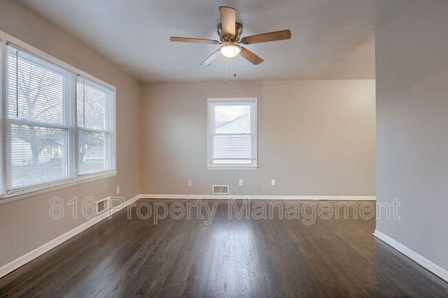 Foto del edificio - 8710 Kentucky Ave