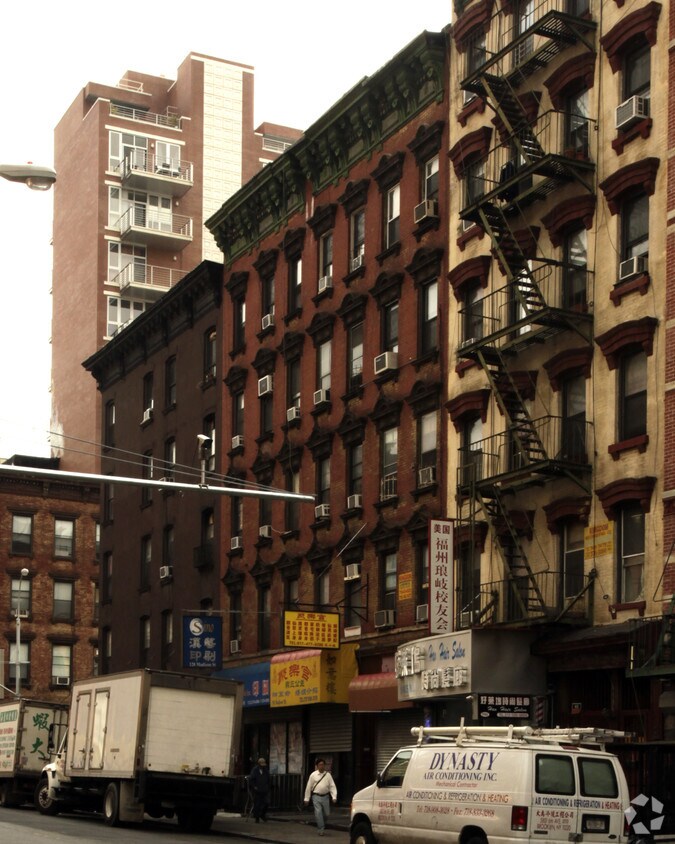 Foto principal - 118 Madison St