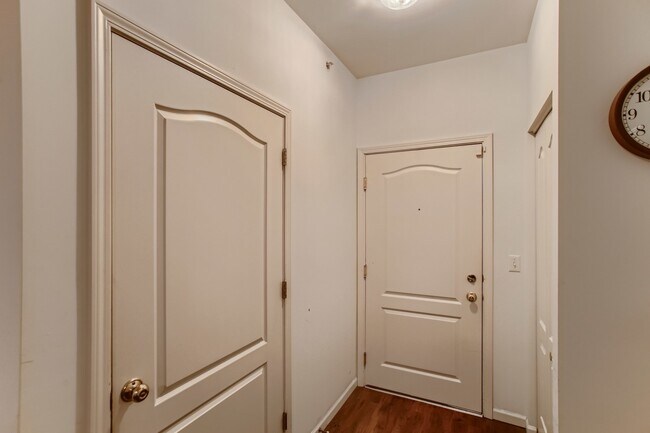 Foto del edificio - 1315 W Lake St