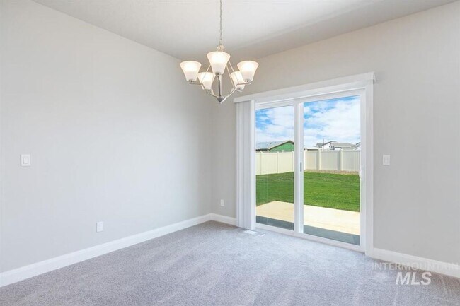 Foto del edificio - Modern Northwest Meridian Home