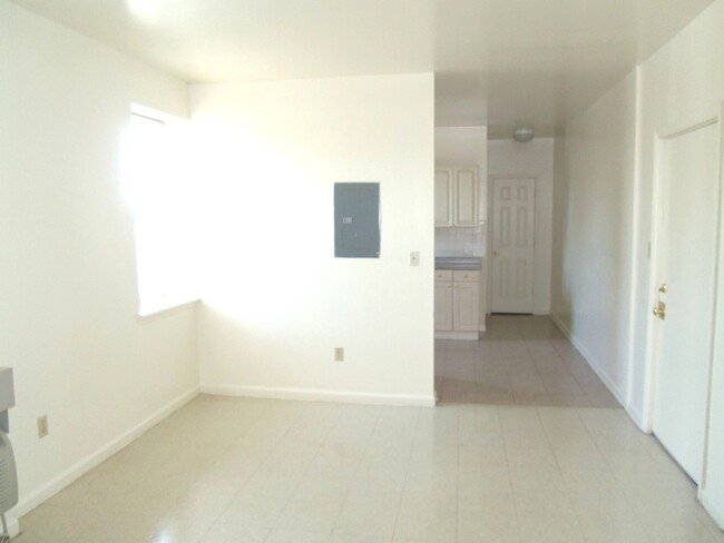 Building Photo - Palisades Apartments-NO AVAILIBILTY