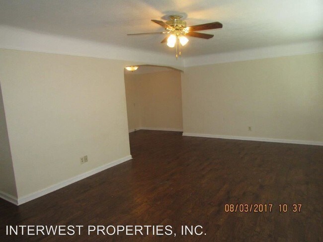 Foto del edificio - 7903 E Burnside St