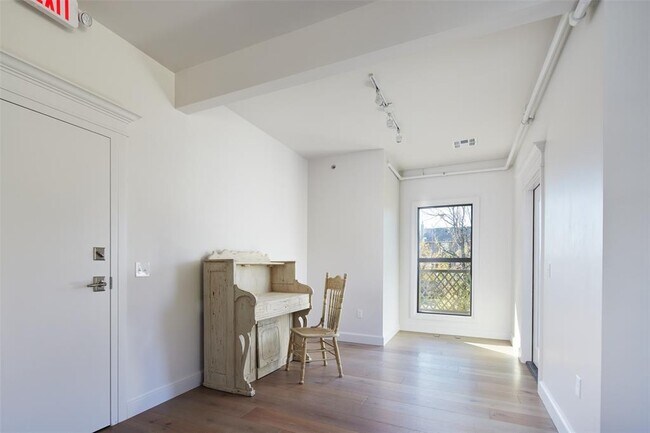 Foto del edificio - 614 NW 8th St