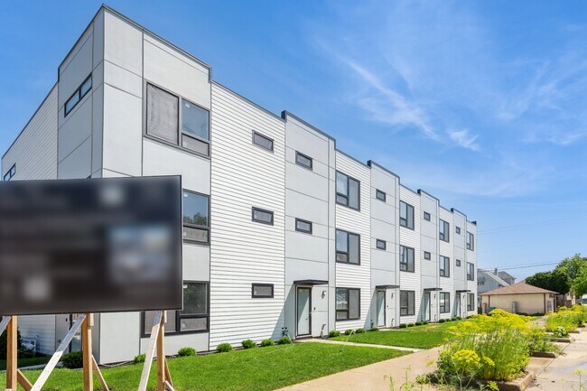 Foto del edificio - Forest Park - New Construction Luxury Townhomes!