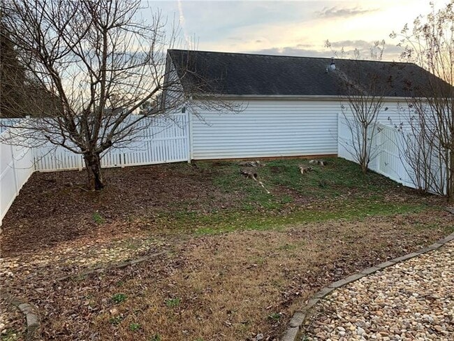 Building Photo - 2732 Albion Farm Way