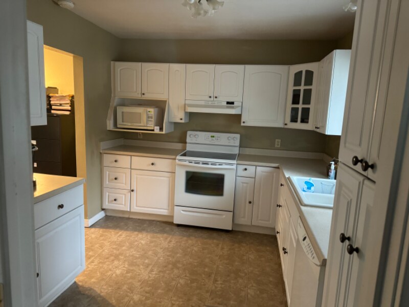 Primary Photo - 1009 Mellen St