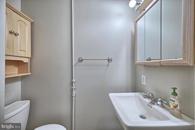 Foto del edificio - 413 W Louther St