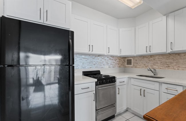 Photo - The Townhouse 1 Bed, 1 Bath, 1 Covered Parking with A/C