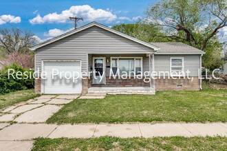 Building Photo - 4618 E Pawnee St