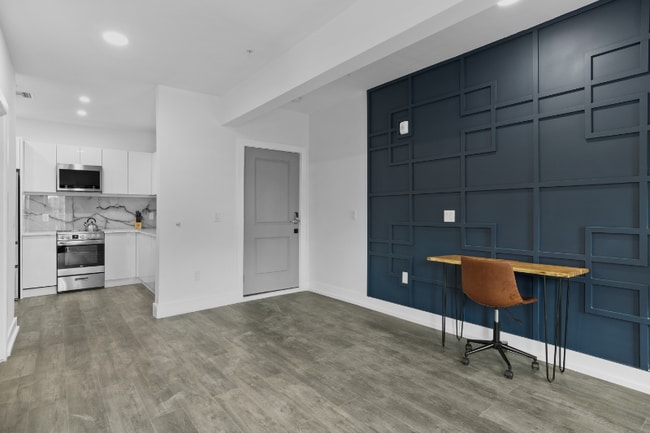 Photo - 935 S Howard Ave Apartment