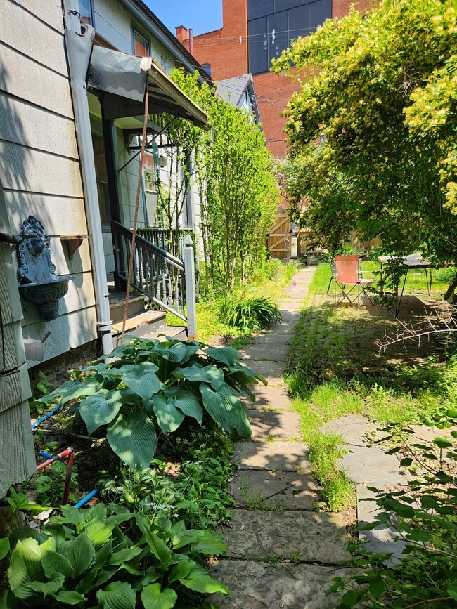 Building Photo - 45 Park St