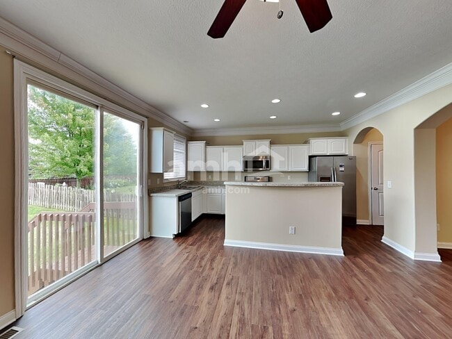 Building Photo - 712 Redwood Valley Dr