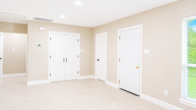 Foto del edificio - 1206 Pinewood Ln