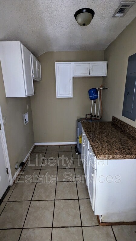 Building Photo - 927 Greenbriar Ct