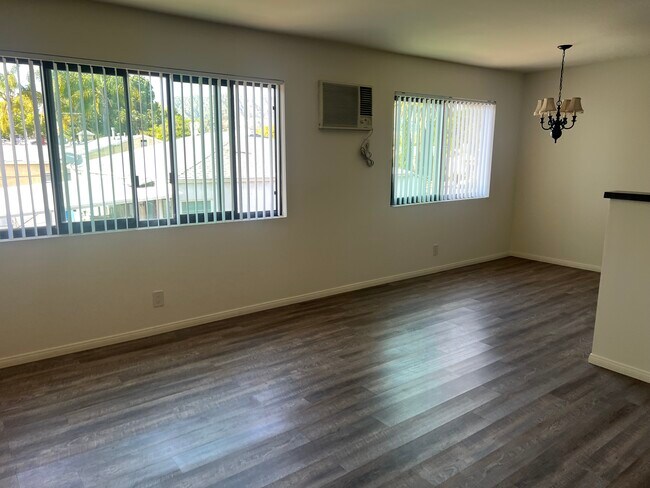 Foto del edificio - 2601 W Victory Blvd