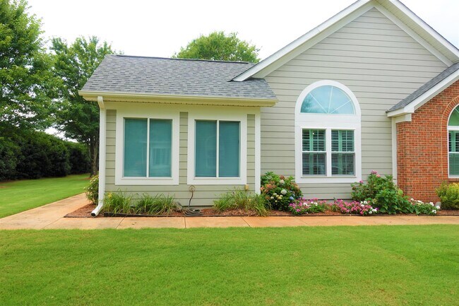 Foto del edificio - 303 Heritage Club Dr