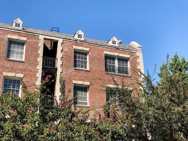 Foto del edificio - 133 S Peck Dr