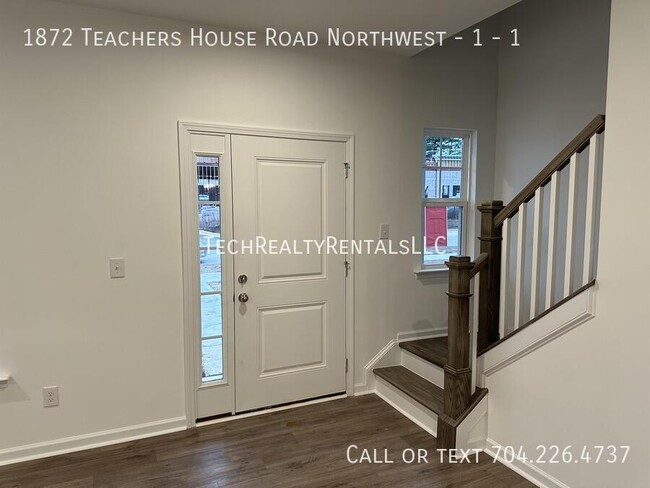 Photo - 1872 Teachers House Rd NW