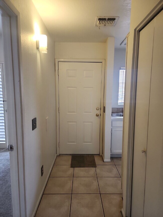 Foto del edificio - 11666 N 28th Dr