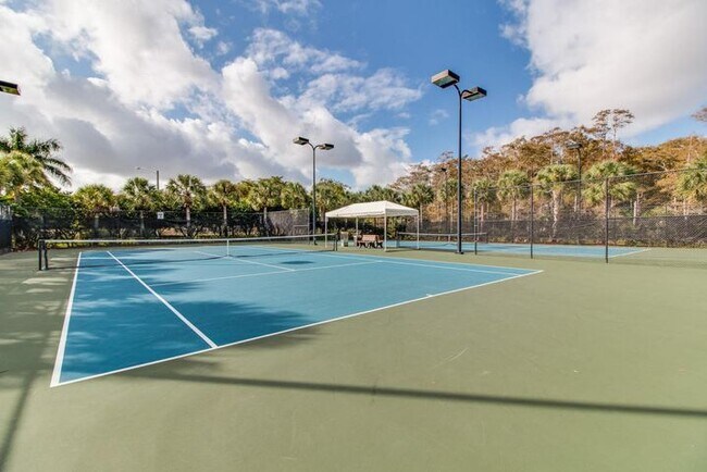 Foto del edificio - 9615 Shepard Pl