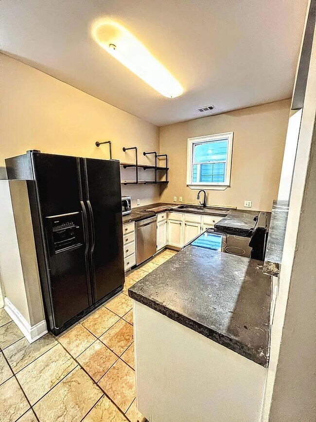 Foto del edificio - 408 E 31st St