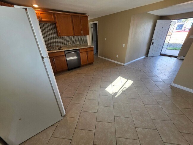 Foto del edificio - 2041 Fairplay St