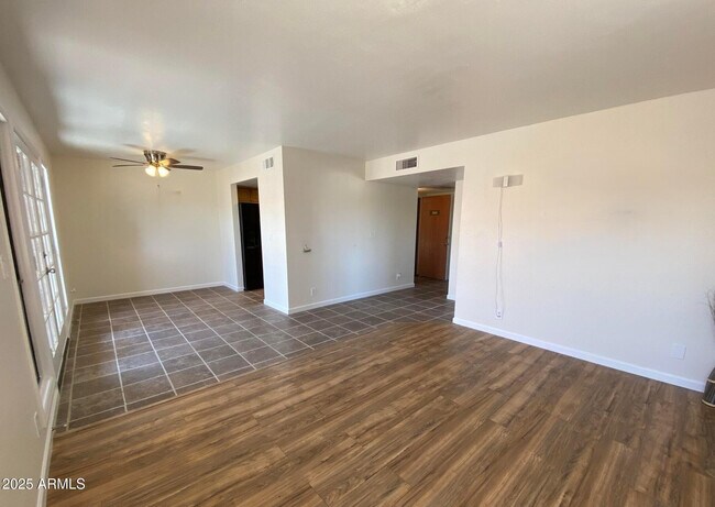 Foto del edificio - 11666 N 28th Dr